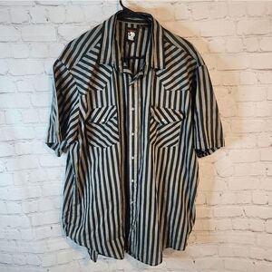 Men's Karman pearl snapped shirt, size Large